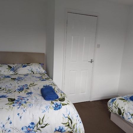 Superb 2 Bedroom Flat, Sleeps 6 Croydon Luaran gambar
