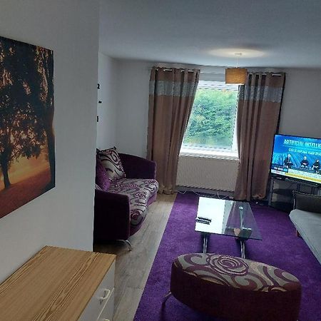 Superb 2 Bedroom Flat, Sleeps 6 Croydon Luaran gambar