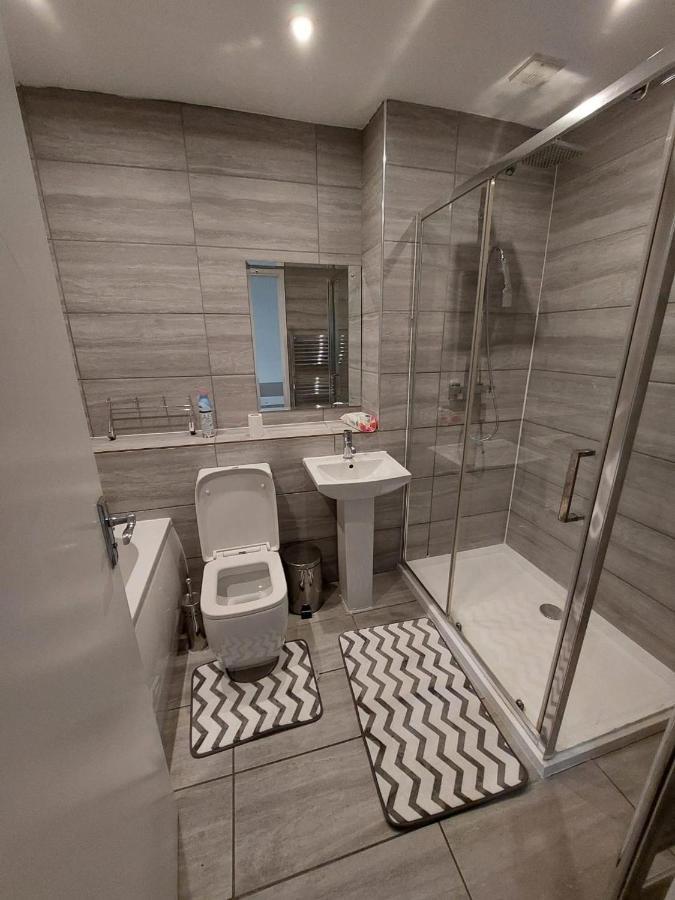 Superb 2 Bedroom Flat, Sleeps 6 Croydon Luaran gambar