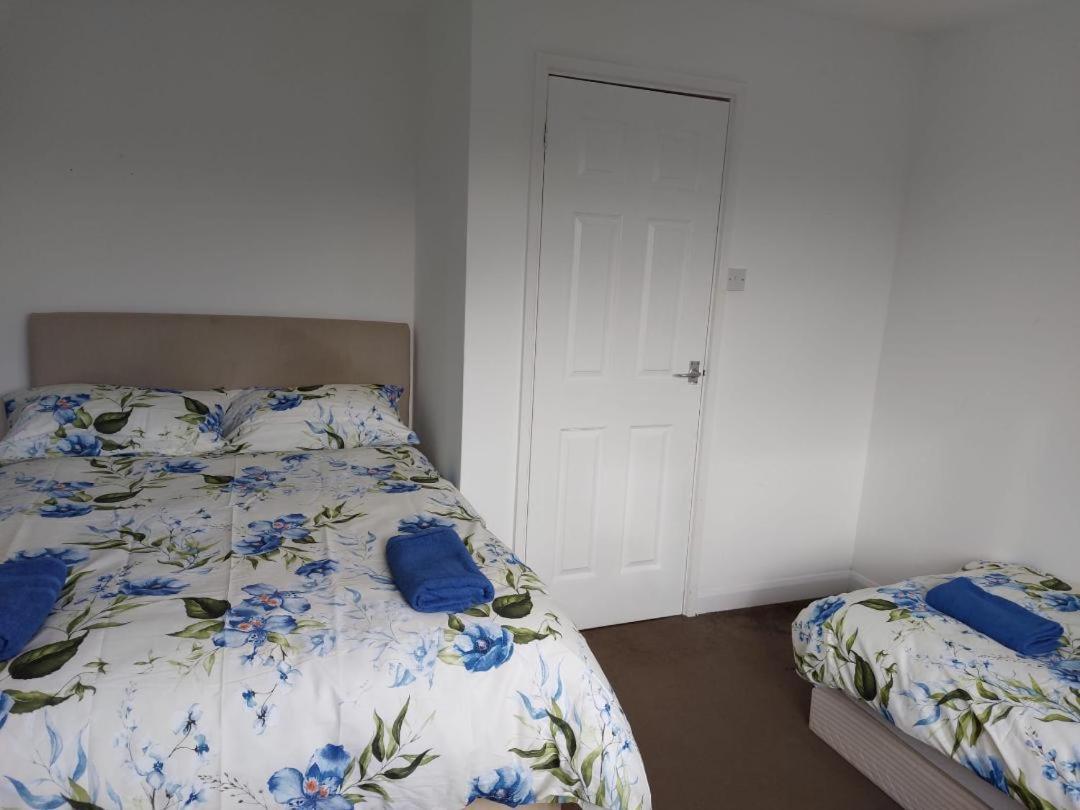 Superb 2 Bedroom Flat, Sleeps 6 Croydon Luaran gambar