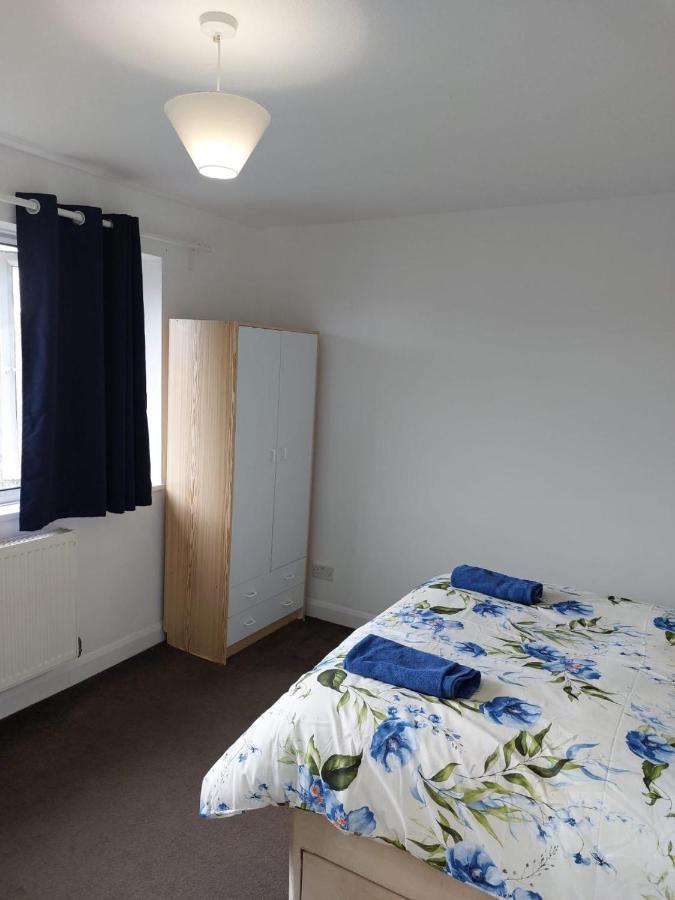 Superb 2 Bedroom Flat, Sleeps 6 Croydon Luaran gambar
