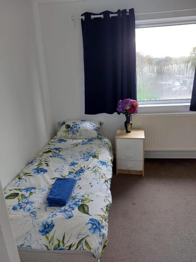 Superb 2 Bedroom Flat, Sleeps 6 Croydon Luaran gambar